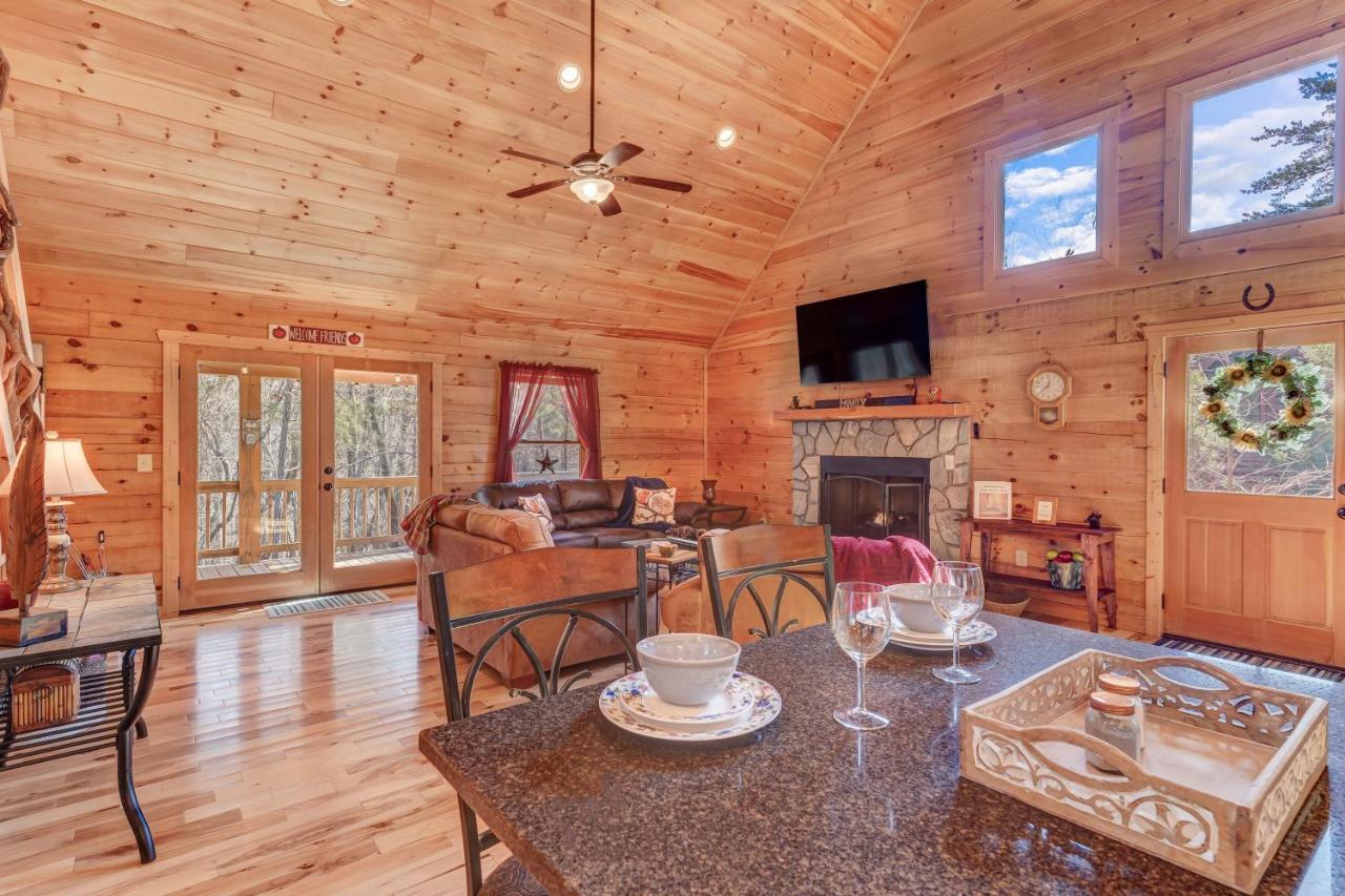 Hot-Tub 6 Seater, Fire-Pit, Master King Bed, Wineries, Pickleball, Resort Amenities Ellijay Eksteriør billede